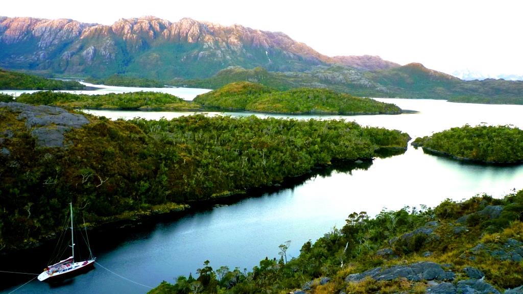 Fondeo en una caleta de Patagonie